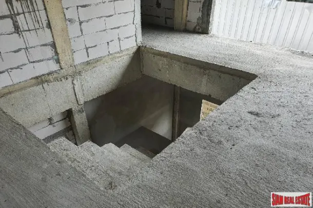 Land For Sale In Amazing Location On Quiet Street Just Minutes From BTS Thong Lo Bangkok. 2