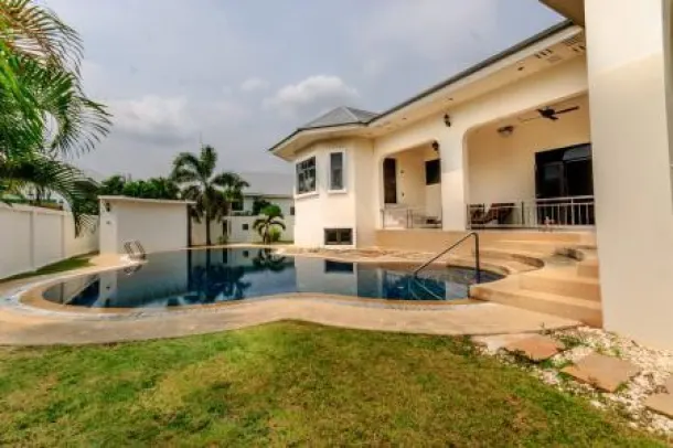 3-bed Villa for sale in South Hua Hin (Soi 88-112) — 3-bedroom villa · South Hua Hin (Soi 88-112)