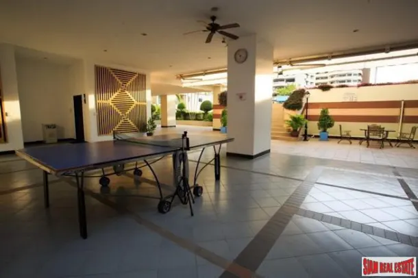 Regent on the Park 3 - Spacious and Newly Renovated Three Bedroom Condo for Rent in Phrom Phong 3