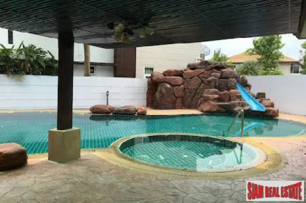 Windmill Village - Luxury House with Pool, 5 bedroom, 4 bathroom near Mega Bangna, Bangkok Pattana School 3