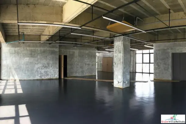 TBI Tower - Office Space Available with Parking, Views and Many Facilities Centrally Located in Phrom Phong 2