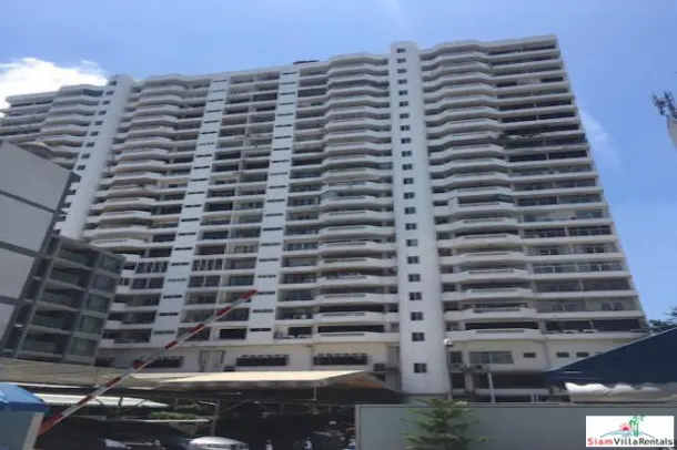 Grand Ville House 2 - Extra Large Three Bedroom Condo for Rent only 560 Meters to BTS Asok 3