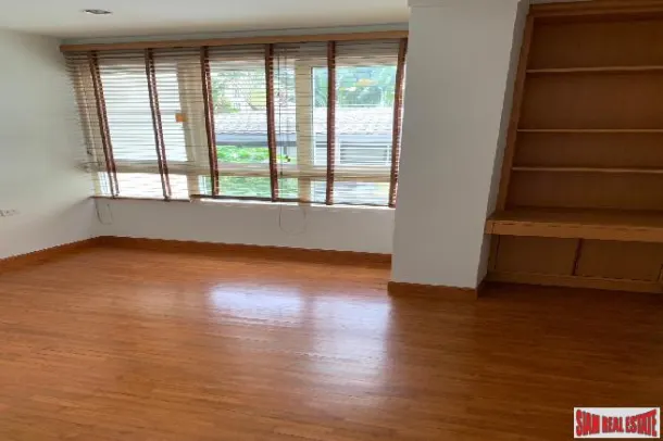 Lovely 2 Bedroom. Central but quiet. Baan Siri Sathorn 3