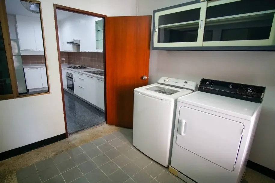 Raintree Village Apartment - Spacious Three Bedroom Condo with Bonus Rooms for Rent in Phrom Phong 2