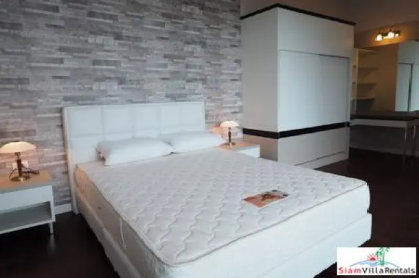 Circle Condominium - Beautiful and Large 3 bedroom @ 177 Sqm for Rent in Phetchaburi 2