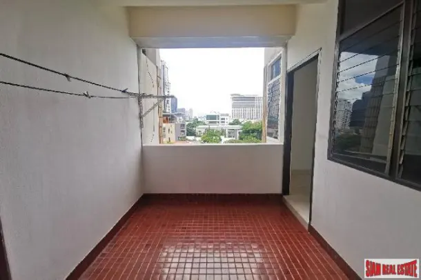 Modern 3 Bedrooms and 2+1 Bathrooms Condominium for Rent in Phrom Phong Area of Bangkok 4
