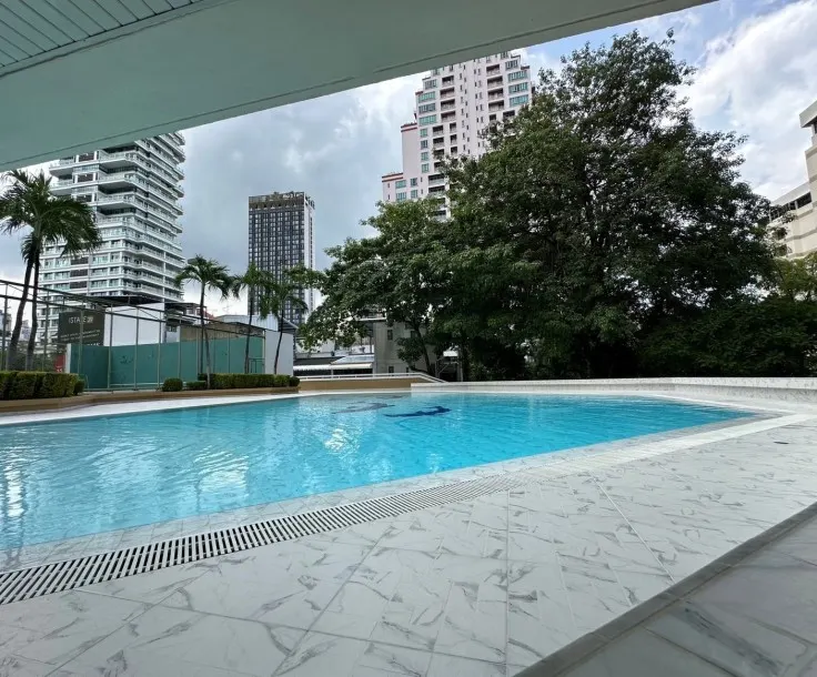 Baan Suanpetch I Luxury 3 Bed 3 Bath with Citi View in Sukhumvit 39 4