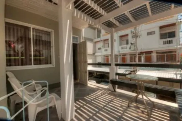 6 Bed Guest House in Town Centre 2