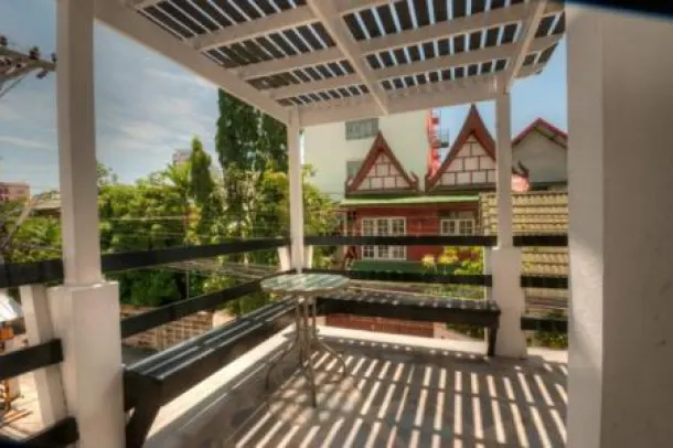 6 Bed Guest House in Town Centre 4