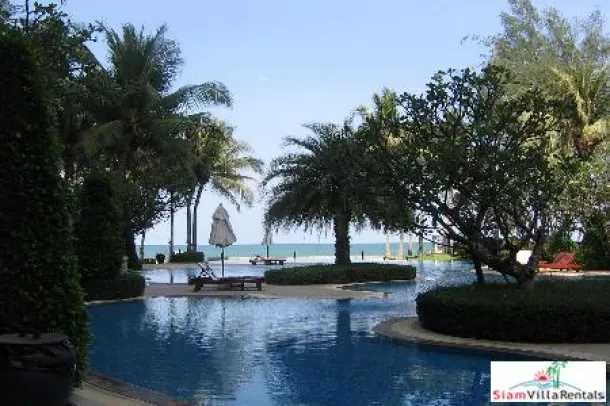 2 bedrooms condominium located on the 20th floor of the building for rent. 3