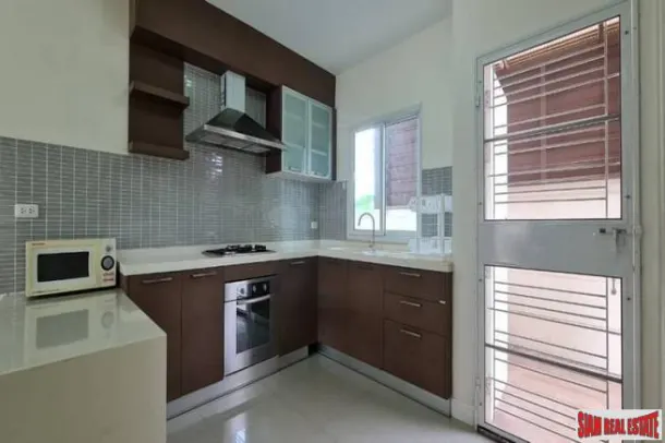 Beautiful 3 bedroom house in a quiet area and well maintenance for sale -East Pattaya 4