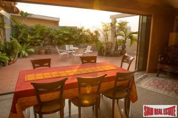 Baan Sukhumvit - Elegant Top Floor Living in this Spacious Three Bedroom Condo at Sukhumvit Soi 36 4
