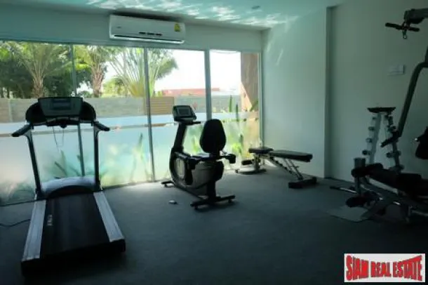 Chic Condo - Large Sea View Studio Condo for Sale in North Karon 3