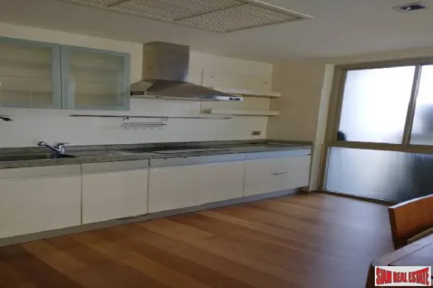 Ficus Lane Condominium - 2 Bedrooms and 2 Bathrooms for Rent in Phra Khanong Area of Bangkok 3