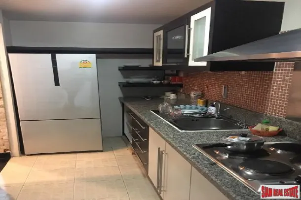 Avenue 61 Condominium - 2 Bedrooms and Spacious Living, Prime Ekkamai Location 2