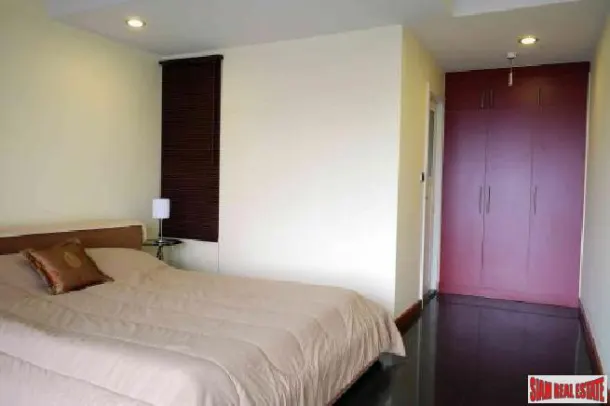 Modern Two Bedroom Duplex on the Top Two Floors, Sukhumvit 13, Bangkok 4