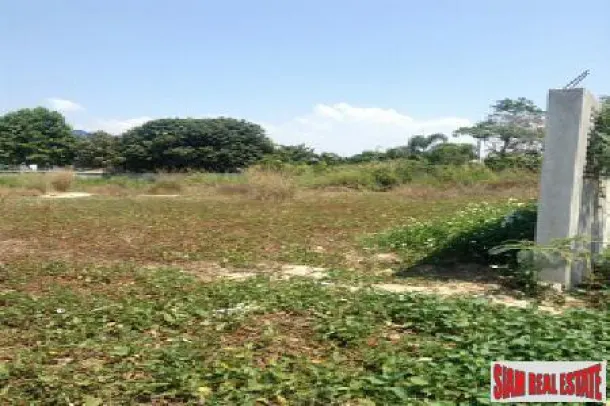 Beautiful Plot of Land in a Prime Area in Pattaya with Access to Road-Near Macro, Big C, Tesco Lotus 3