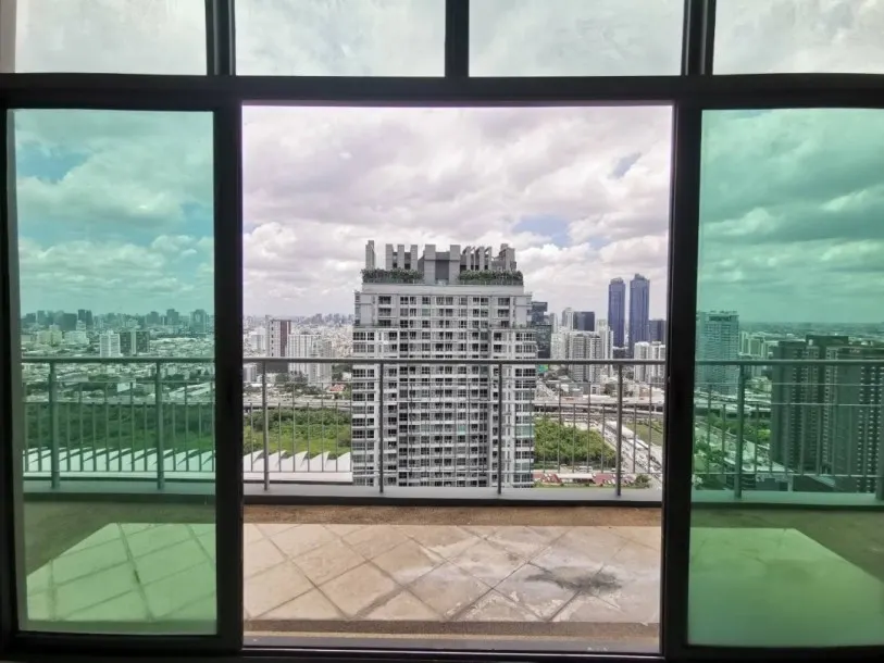 Villa for rent in Asoke — Villa · Asoke