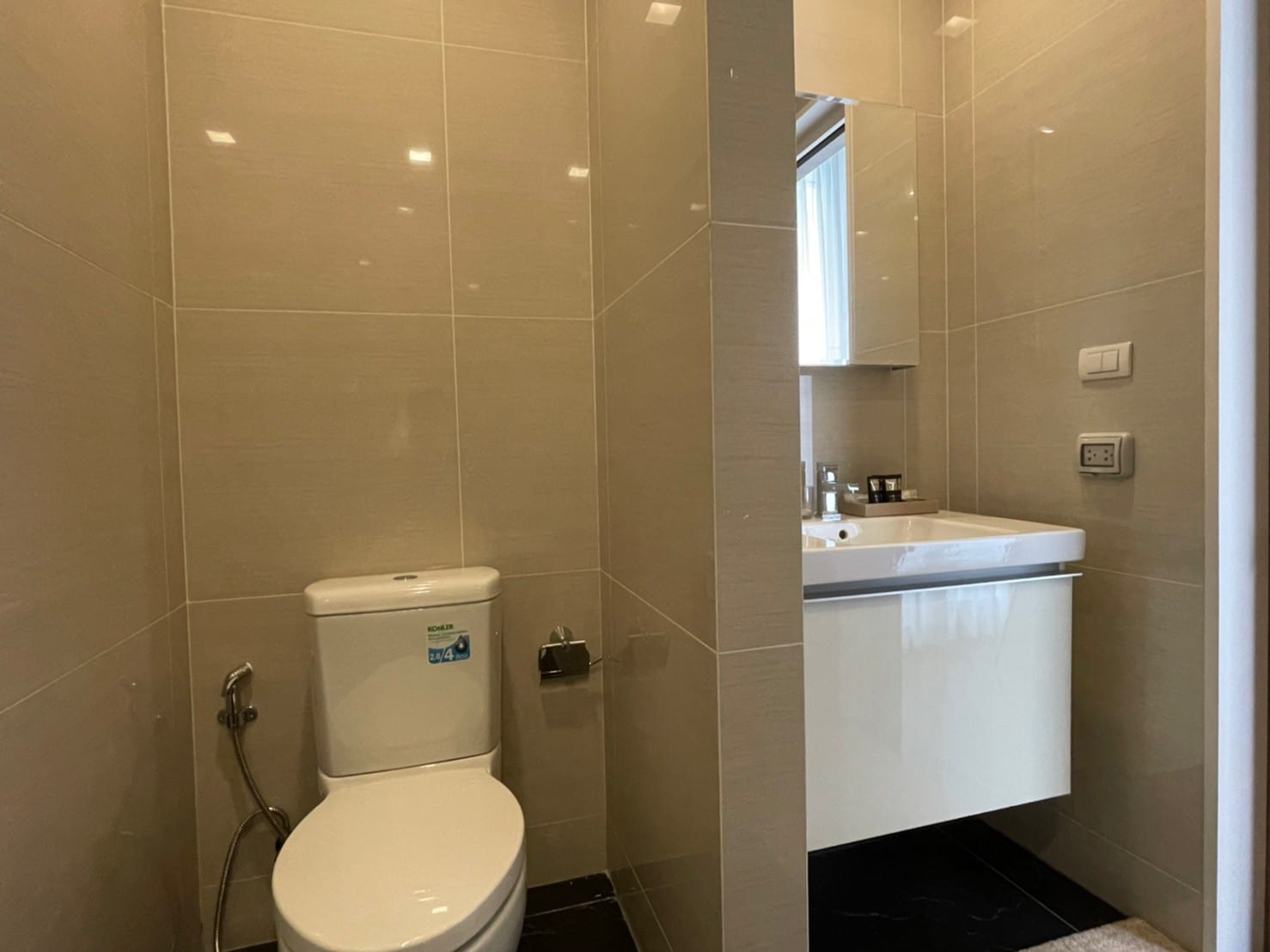 2 Bedroom with Bathtub, 68 sq.m. — Hampton Residence Next to Emporium (Park Origin Phrom Phong) | Hotel Residence near BTS Phrom Phong 7
